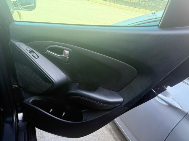 hyundai-ix35-diesel-2012-big-16