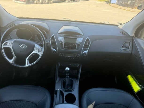 hyundai-ix35-diesel-2012-big-8