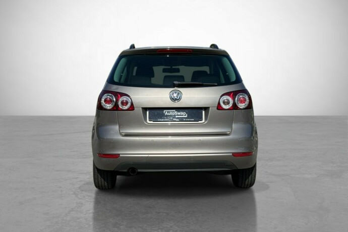 volkswagen-golf-plus-diesel-2010-big-9