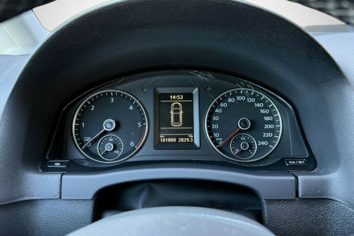 volkswagen-golf-plus-diesel-2010-big-17