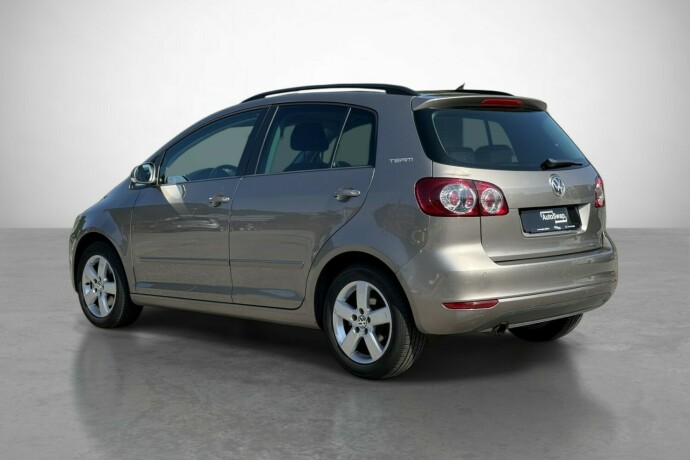 volkswagen-golf-plus-diesel-2010-big-7