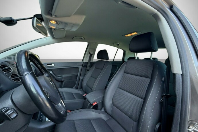 volkswagen-golf-plus-diesel-2010-big-16