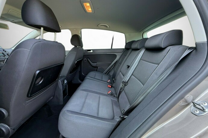 volkswagen-golf-plus-diesel-2010-big-29