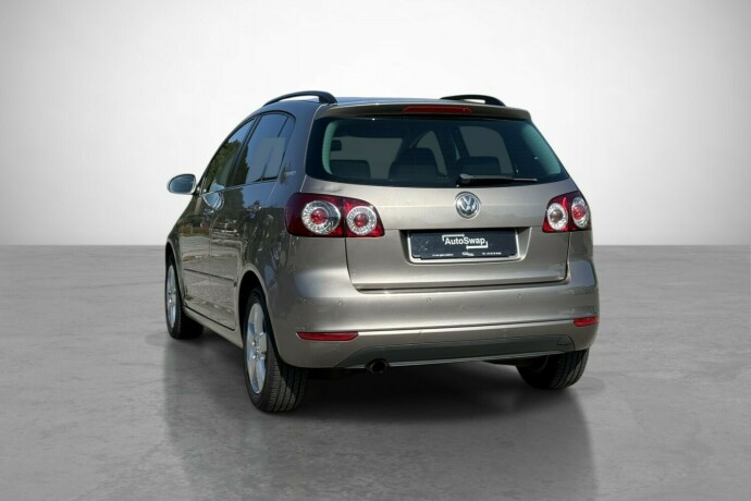 volkswagen-golf-plus-diesel-2010-big-8