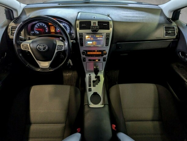 toyota-avensis-bensin-2012-big-12