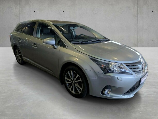 toyota-avensis-bensin-2012-big-1