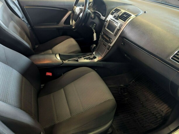 toyota-avensis-bensin-2012-big-21