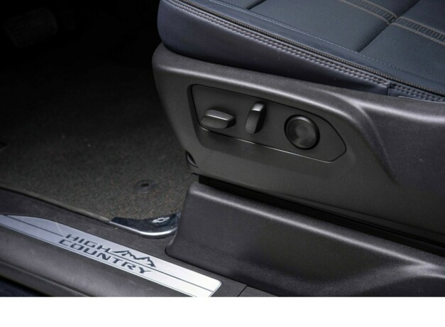 chevrolet-silverado-diesel-2023-big-33