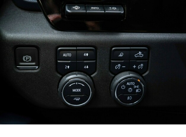 chevrolet-silverado-diesel-2023-big-20