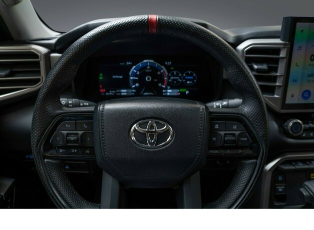 toyota-tundra-elektrisitetbensin-2022-big-15