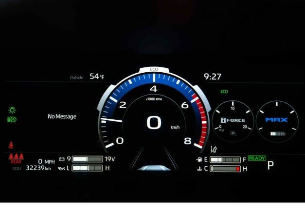 toyota-tundra-elektrisitetbensin-2022-big-16