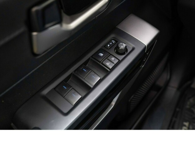 toyota-tundra-elektrisitetbensin-2022-big-34