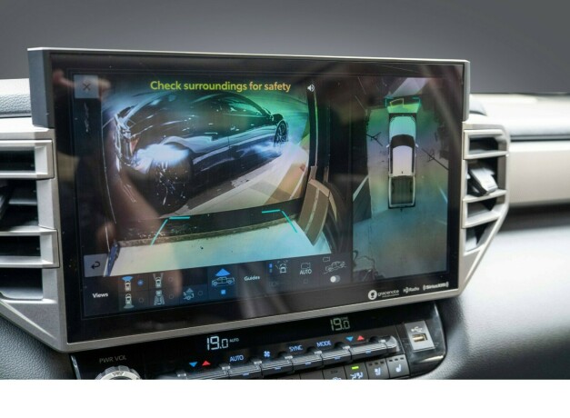 toyota-tundra-elektrisitetbensin-2022-big-22