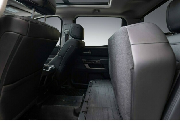 toyota-tundra-elektrisitetbensin-2022-big-33