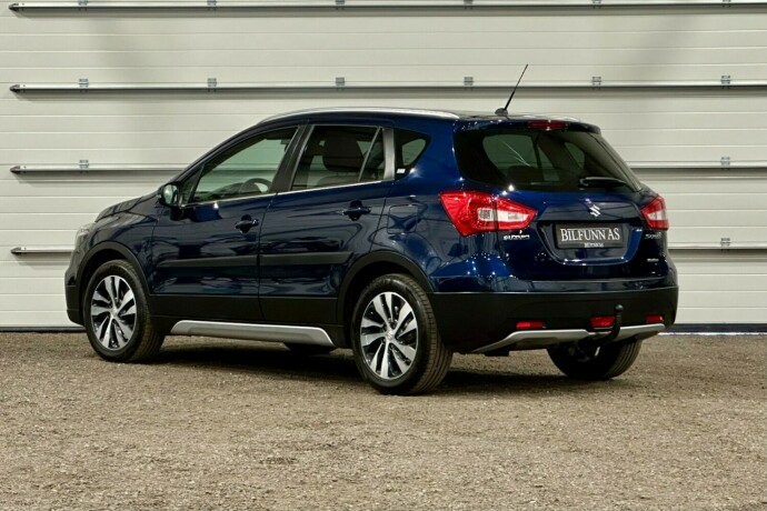 suzuki-sx4-s-cross-bensin-2017-big-3