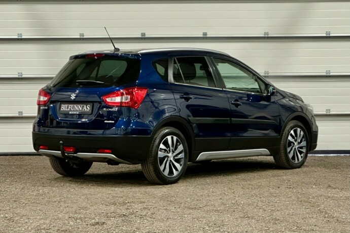 suzuki-sx4-s-cross-bensin-2017-big-2