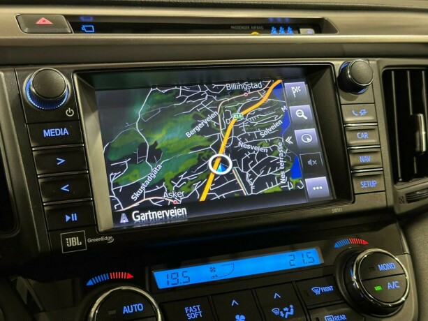 toyota-rav4-elektrisitetbensin-2016-big-17