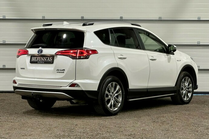 toyota-rav4-elektrisitetbensin-2016-big-2