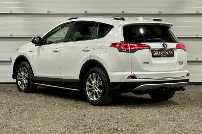 toyota-rav4-elektrisitetbensin-2016-big-3