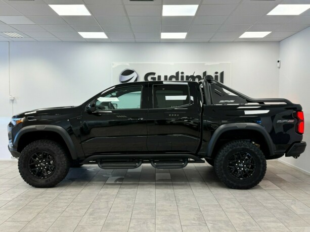 chevrolet-colorado-bensin-2025-big-3