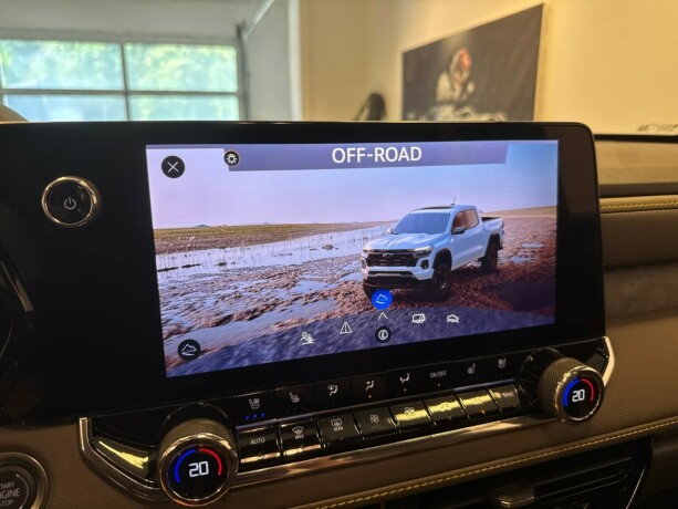 chevrolet-colorado-bensin-2025-big-27