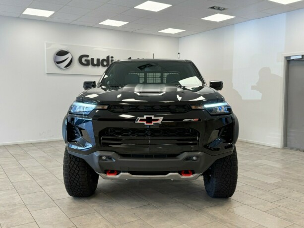 chevrolet-colorado-bensin-2025-big-7