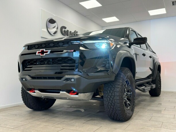 chevrolet-colorado-bensin-2025-big-2