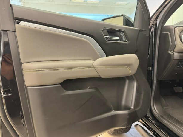 chevrolet-colorado-bensin-2025-big-19