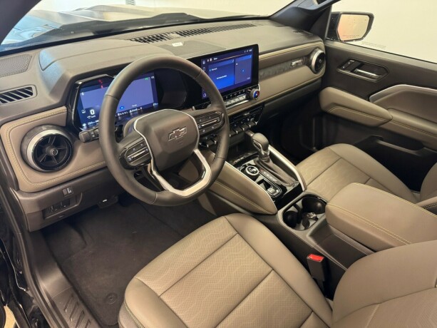 chevrolet-colorado-bensin-2025-big-17