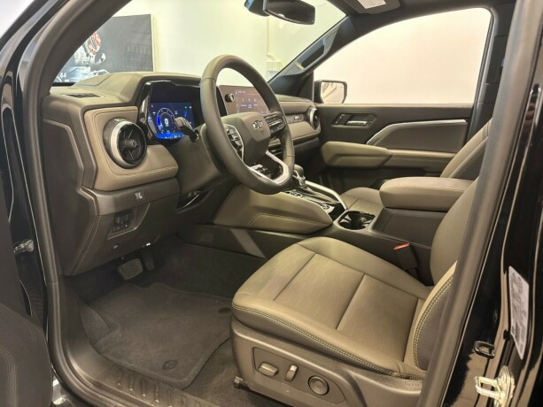 chevrolet-colorado-bensin-2025-big-16