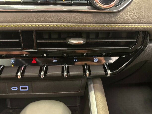 chevrolet-colorado-bensin-2025-big-22