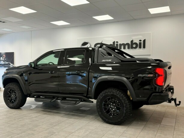 chevrolet-colorado-bensin-2025-big-4