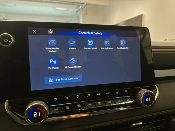 chevrolet-colorado-bensin-2025-big-17