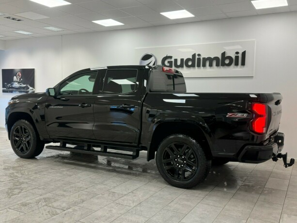 chevrolet-colorado-bensin-2025-big-3