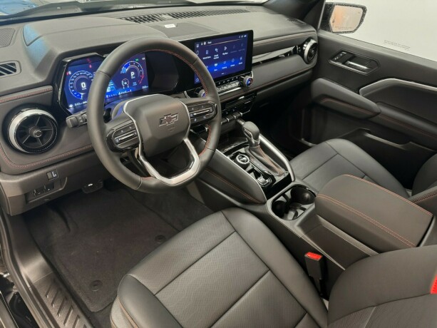 chevrolet-colorado-bensin-2025-big-7