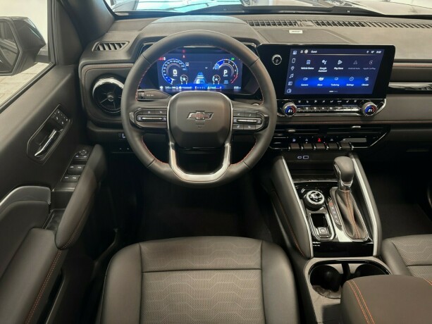 chevrolet-colorado-bensin-2025-big-11