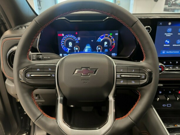 chevrolet-colorado-bensin-2025-big-12