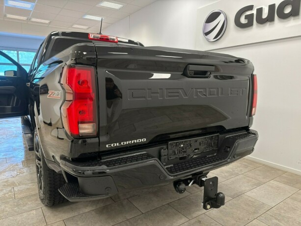 chevrolet-colorado-bensin-2025-big-22