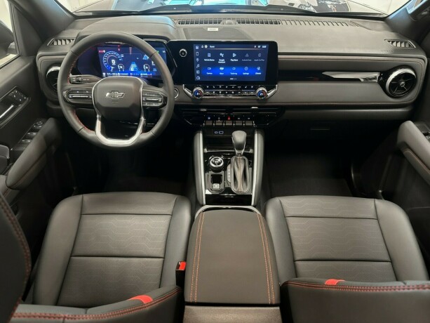 chevrolet-colorado-bensin-2025-big-10