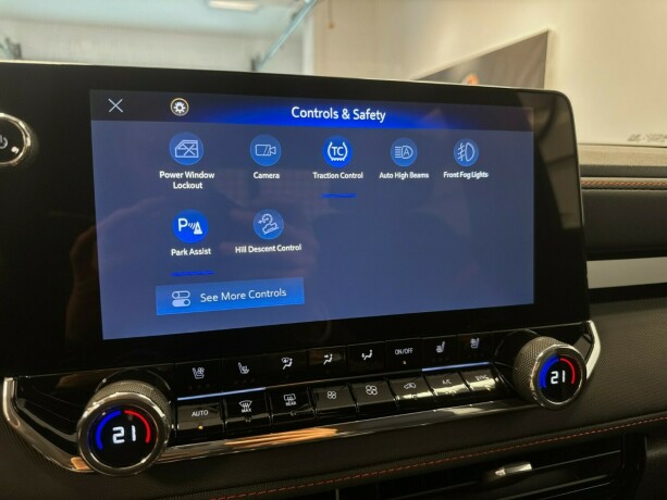 chevrolet-colorado-bensin-2025-big-14