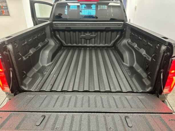 chevrolet-colorado-bensin-2025-big-20