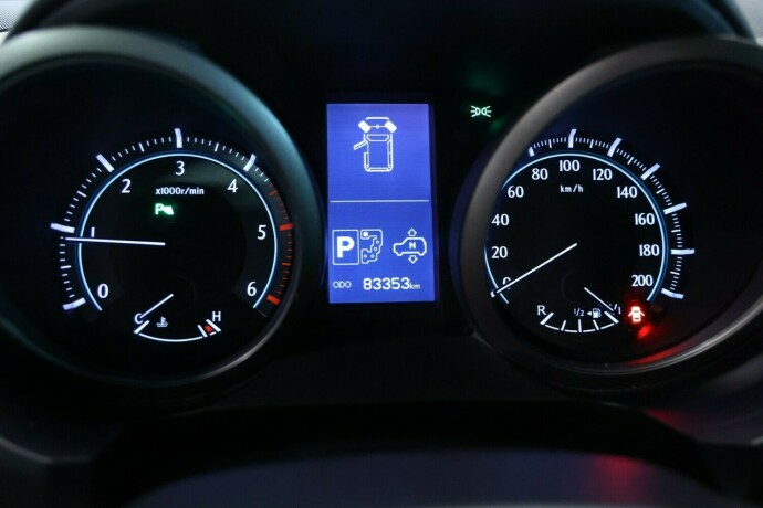 toyota-land-cruiser-diesel-2012-big-13