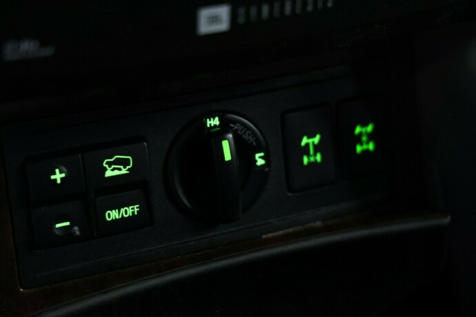 toyota-land-cruiser-diesel-2012-big-19