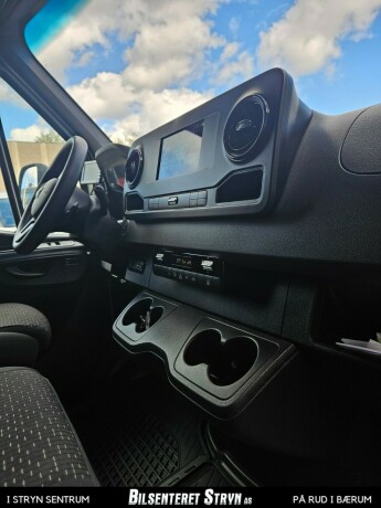 mercedes-benz-sprinter-diesel-2019-big-9