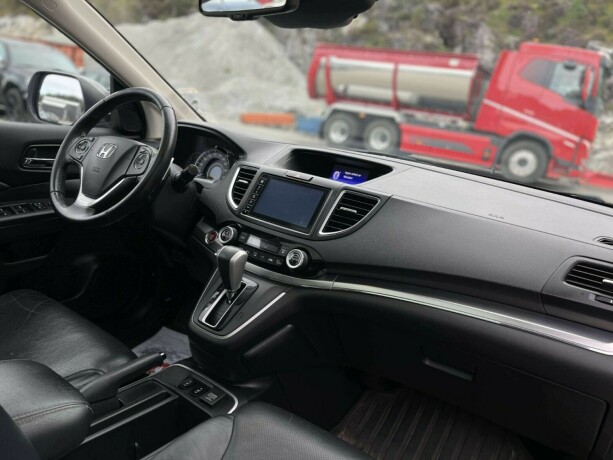 honda-cr-v-bensin-2015-big-20