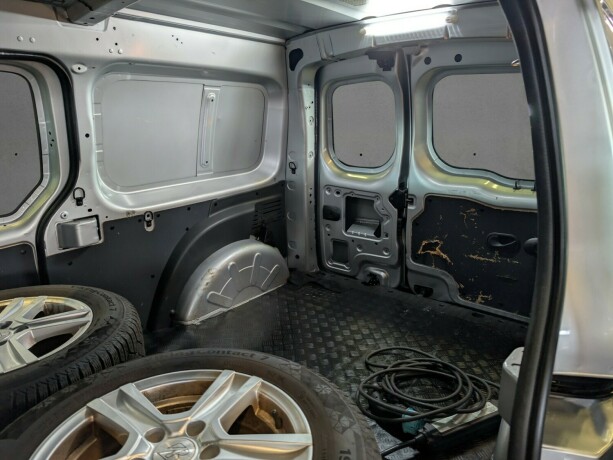 renault-kangoo-express-elektrisitet-2019-big-23
