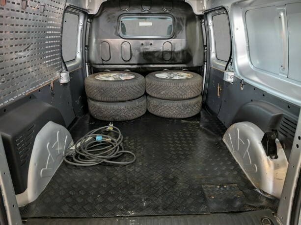 renault-kangoo-express-elektrisitet-2019-big-24