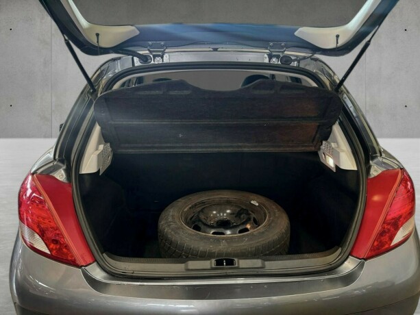 peugeot-207-diesel-2010-big-15