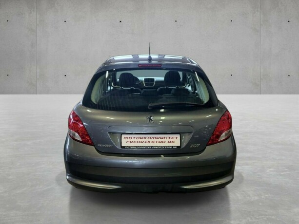 peugeot-207-diesel-2010-big-7