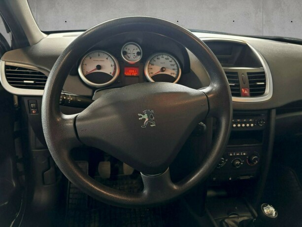 peugeot-207-diesel-2010-big-11